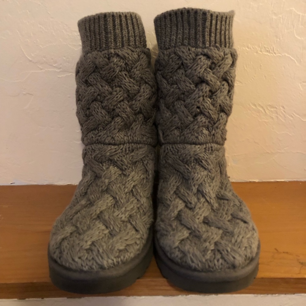 Ugg Isla Bootie
